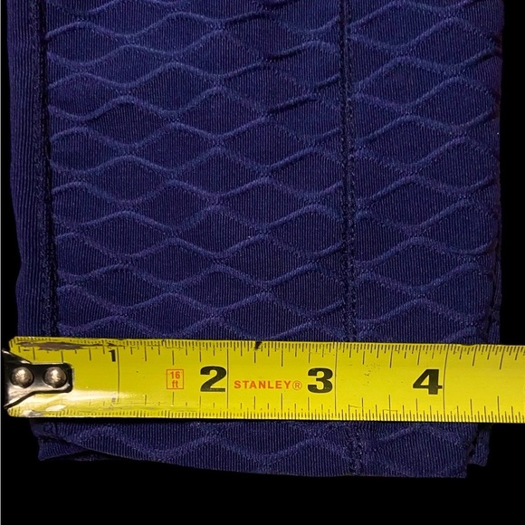 Stylish Blue Textured Leggings - Picture 7 of 8